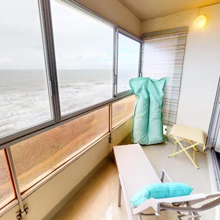 Apartamento Facing South, Magnificent 180 Degree View Facing The Sea *